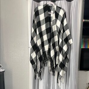 Rue21 Black and White Buffalo Check Fringe Wrap